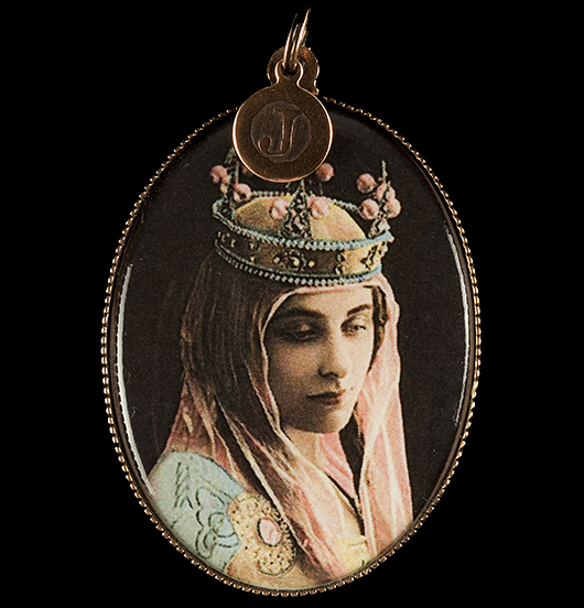 MEDAGLIONI | | Figura materna
