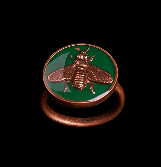 ANELLI | Sacro e Profano | Anello cammeo con ape