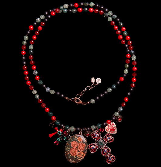 COLLANE | Fantasia  | Collana con medaglioni in porcellane e ciondoli 