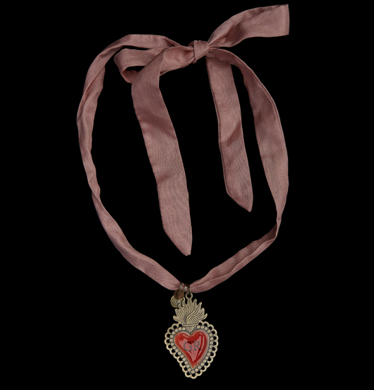 TESSUTO | Sacro e Profano | Nastro seta rosa con Cuore Sacro
