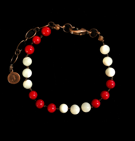 Bracelet in white mother-of-pearl and coral bamboo to customize with your favourite pendants in copper. Birthday gift, anniversary gift, Christmas gift, gift for your mum, for a friend.